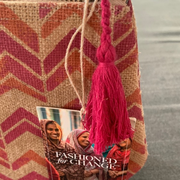 Neiman Marcus Pink and Tan Chevron Cosmetic Bag - Picture 3 of 10